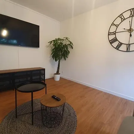 Studio 30m2 entièrement refait et équipé à neuf ! Appartamento