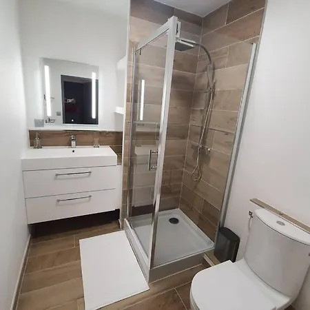 Studio 30m2 entièrement refait et équipé à neuf ! *