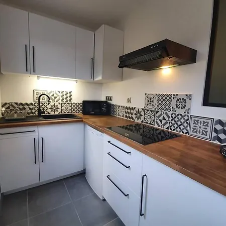 Studio 30m2 entièrement refait et équipé à neuf ! *